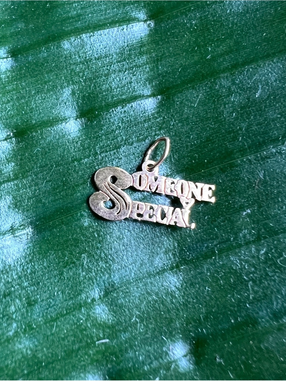Vintage 14K Gold "Someone Special" Script Pendant Charm